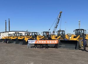 13臺(tái)柳工裝載機(jī)交付！