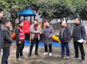 走訪慰問(wèn)暖人心 情系鄉(xiāng)村促振興
